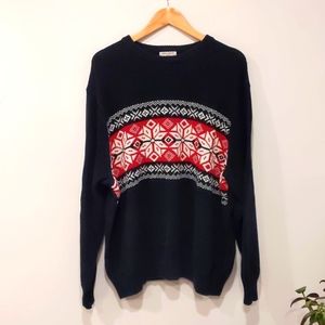 Vintage Oversized Holiday Sweater Snowflake pattern Black Red White